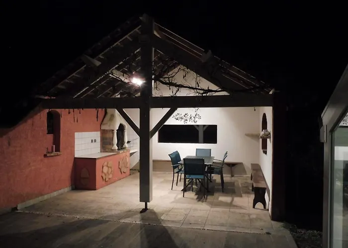 Nyaraló Perche Sur Crete Dans Un Petit Village Des Hautes-pyrenees *