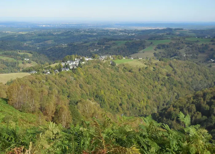 Nyaraló Perche Sur Crete Dans Un Petit Village Des Hautes-pyrenees *