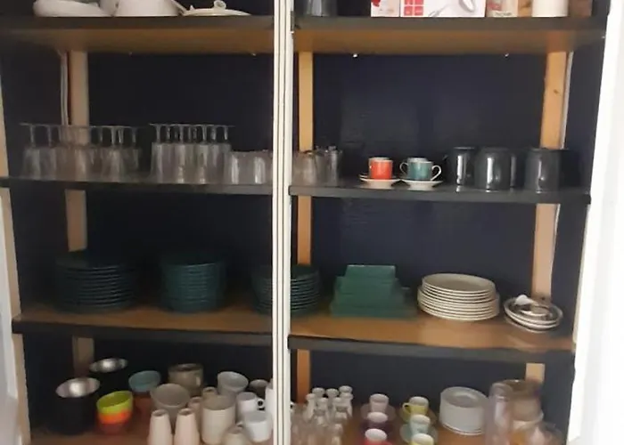 Perche Sur Crete Dans Un Petit Village Des Hautes-pyrenees * Ossun-ez-Angles