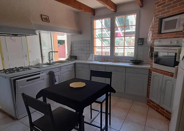 Nyaraló Perche Sur Crete Dans Un Petit Village Des Hautes-pyrenees