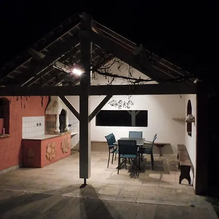 Casa vacanze Perché Sur Crête Dans Un Petit Village Des Hautes-pyrénées *