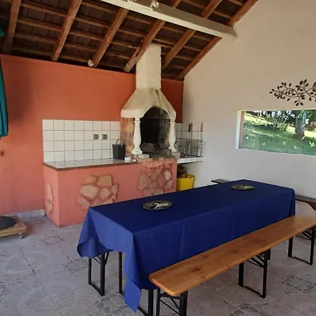 Perché Sur Crête Dans Un Petit Village Des Hautes-pyrénées Ossun-ez-Angles